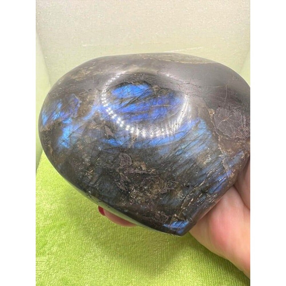 Beautiful Large Labradorite Heart - Picture 6 of 8